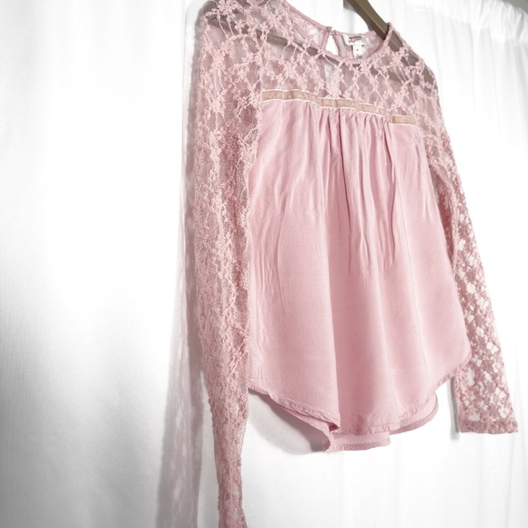 Pink Long Sleeve Lace Flowy Blouse - Picture 3 of 11